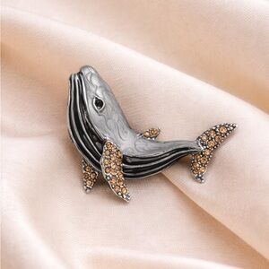Silver Crystal Whale Brooch – Unique Ocean Animal Pin Gift Idea